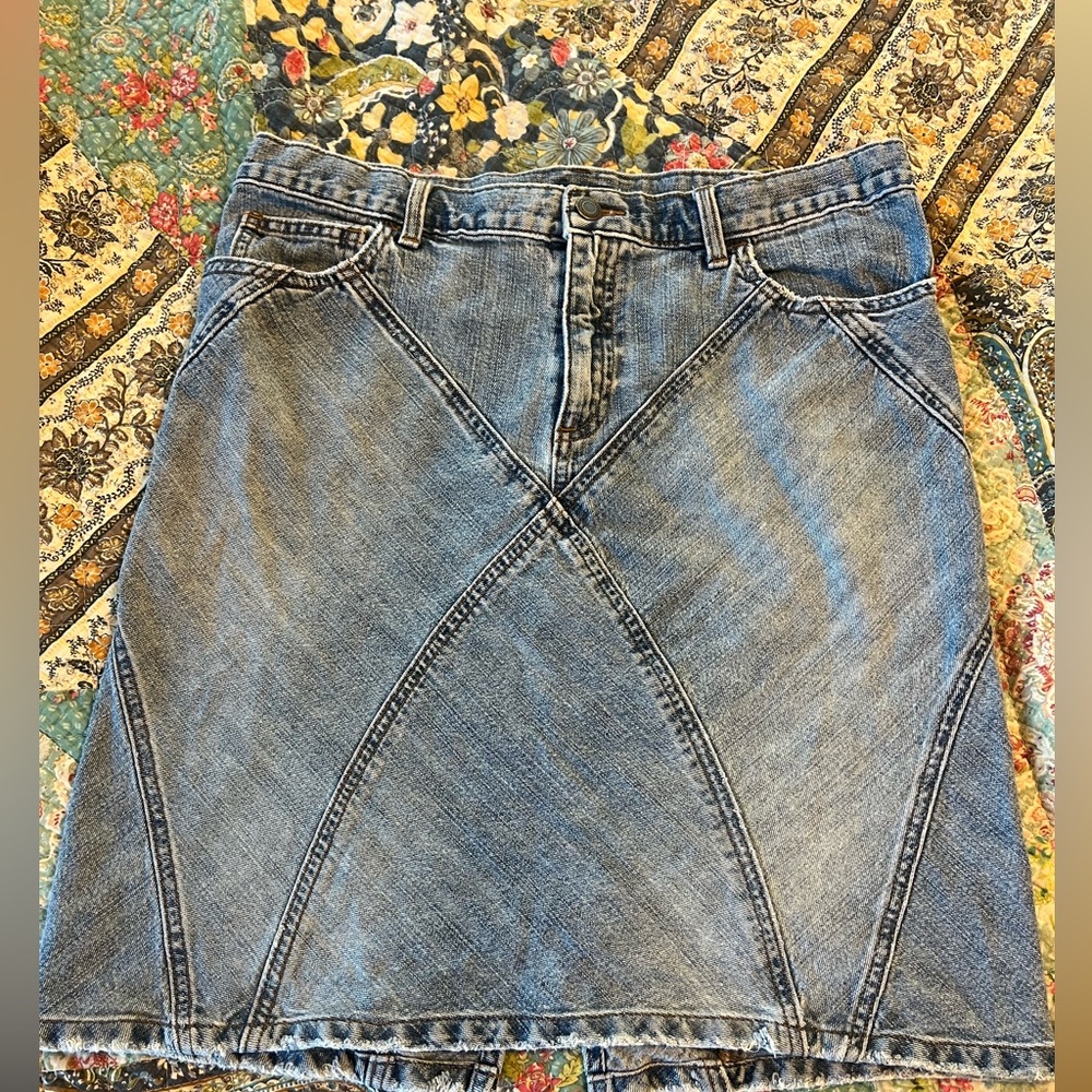 American Eagle denim pencil skirt- vintage- ladies size 10